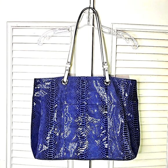 Wilson'sShoulder Bag Leather Faux Snakeskin bag is Leather Navy White Trim